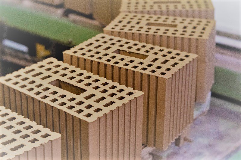 Application example: Cutting process in brick production